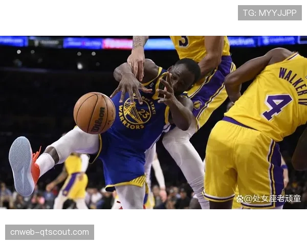 勇士对阵独行侠第三节净胜20分,比赛贡献值(GMSC)显示追梦格林作用关键