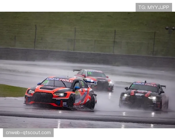 阿尔伯特公园的混乱结局：安全车引发进站潮，诺里斯遗憾错失领奖台